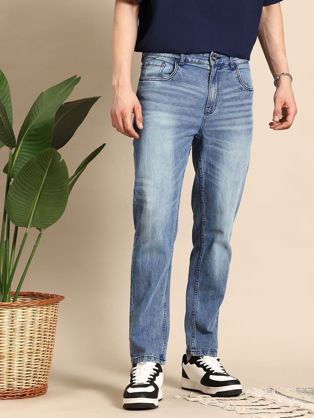 Mast & Harbour Men Relaxed Baggy Fit Light Fade Stretchable Jeans