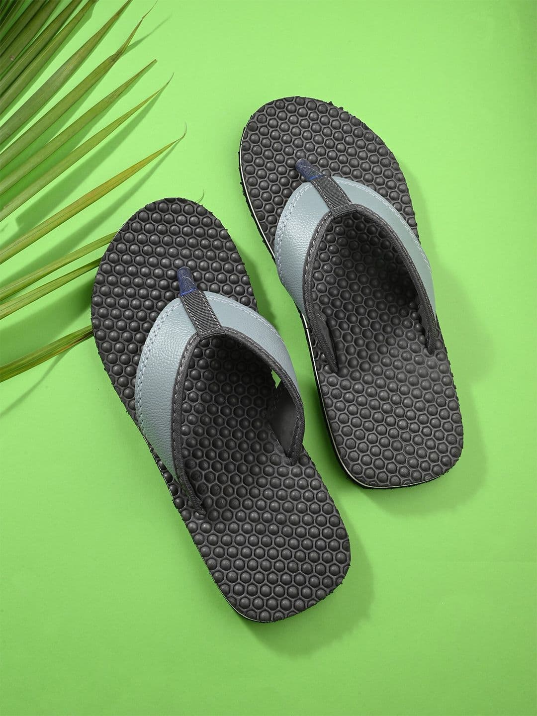 Roadster Men Open Toe Thong Flip-Flops - view 1