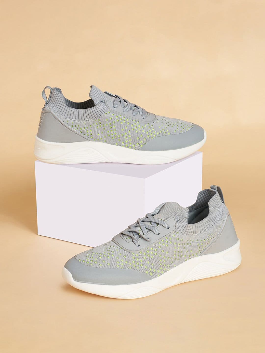 Ajile by Pantaloons Men Textured Running Shoes - view 1