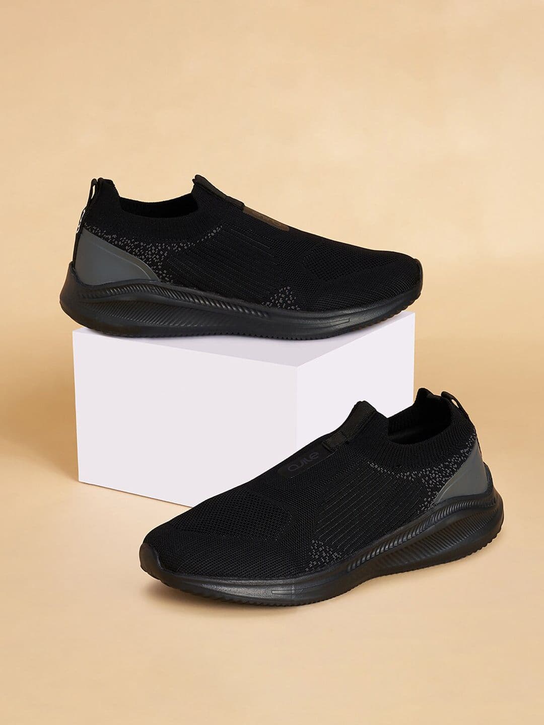 Ajile by Pantaloons Men Textured Flyknit Walking Shoes - view 1
