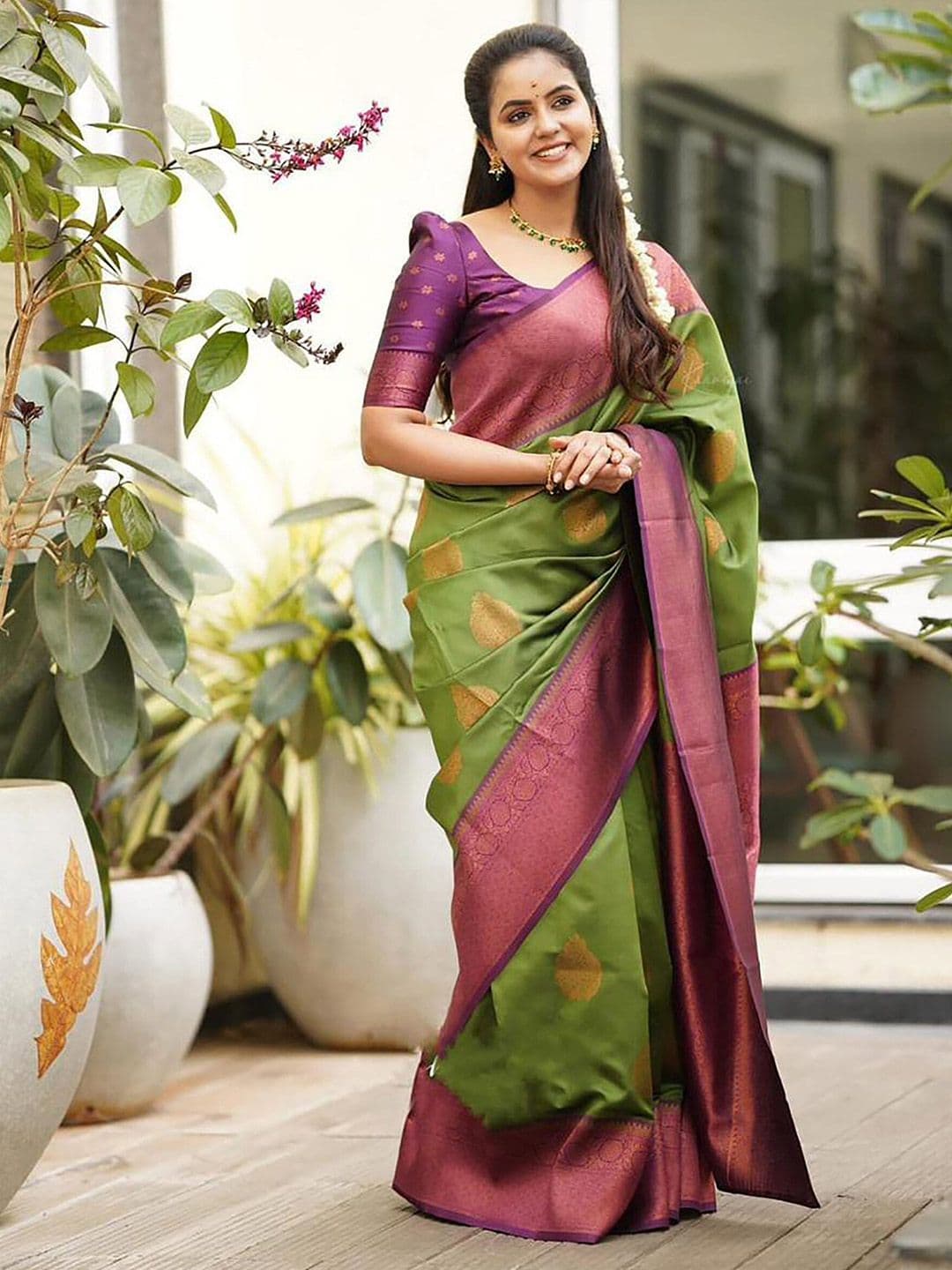 BerMondsey Ethnic Motifs Woven Design Zari Banarasi Saree - view 1