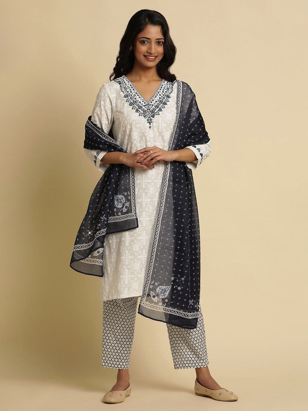 W Ethnic Motifs Printed Thread Work Dupatta - view 1