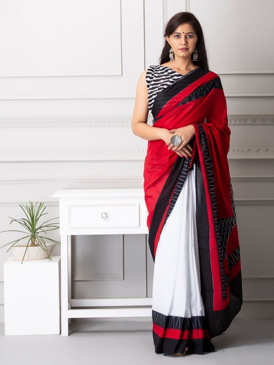 KIAARON Colourblocked Pure Cotton Block Print Saree - view 1