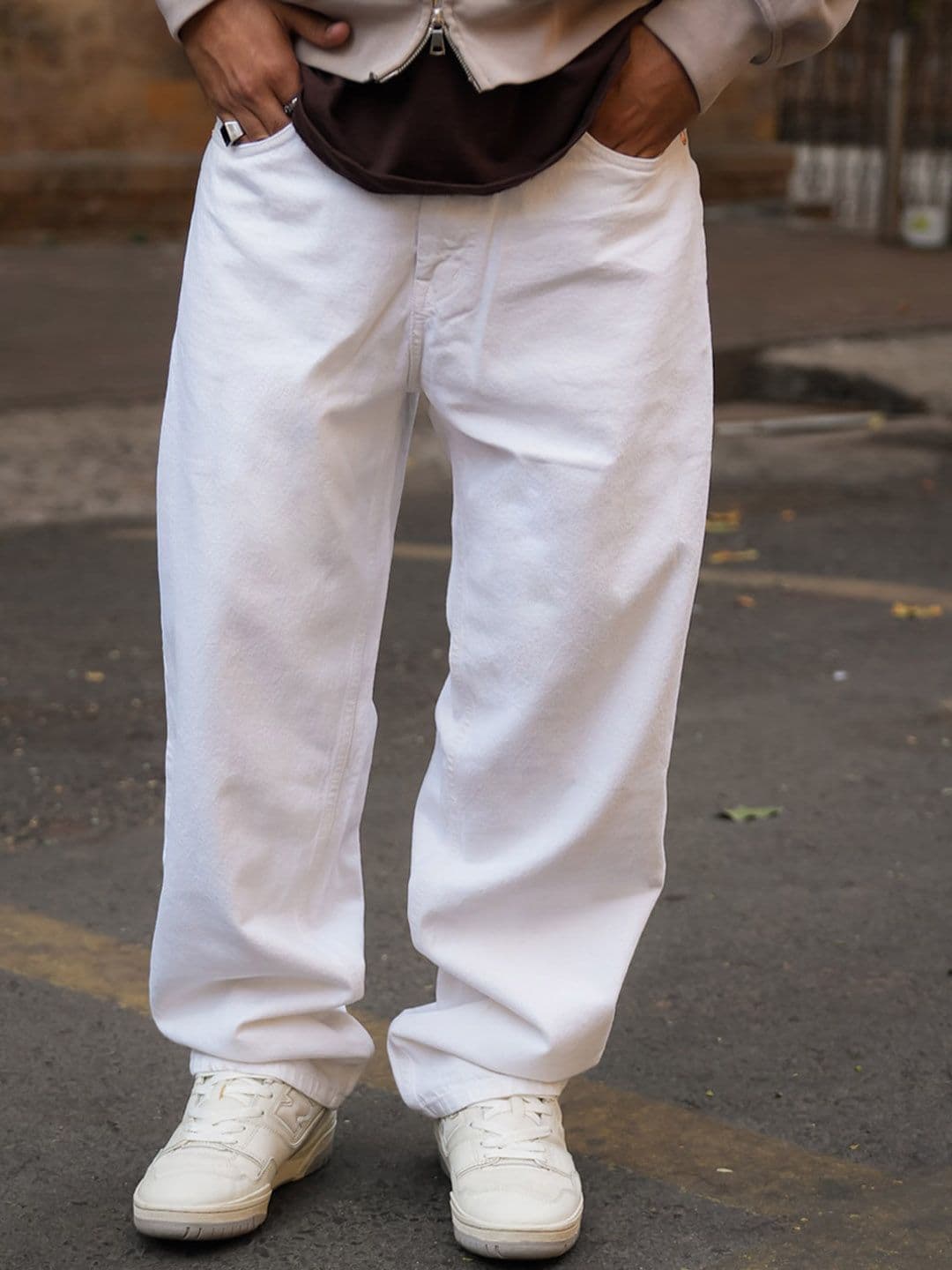 Powerlook Men Solid White Mid-Rise Boyfriend Fit Cotton Baggy Jeans - view 1