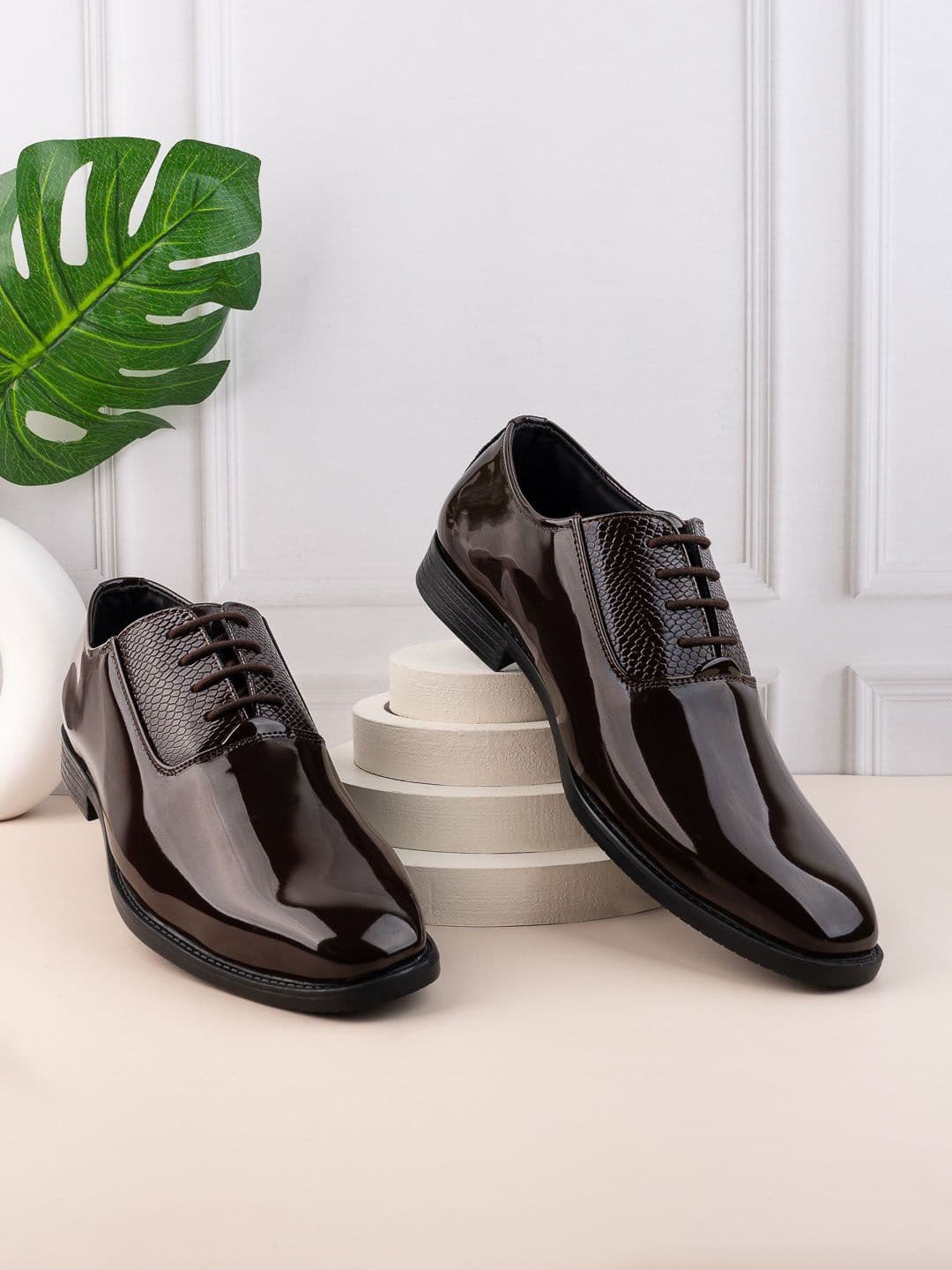Styli Men Almond Toe Lace Up Formal Shoes - view 1