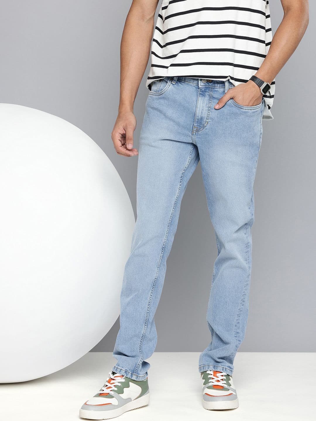 Aeropostale Men Slim Fit Light Fade Stretchable Jeans - view 1