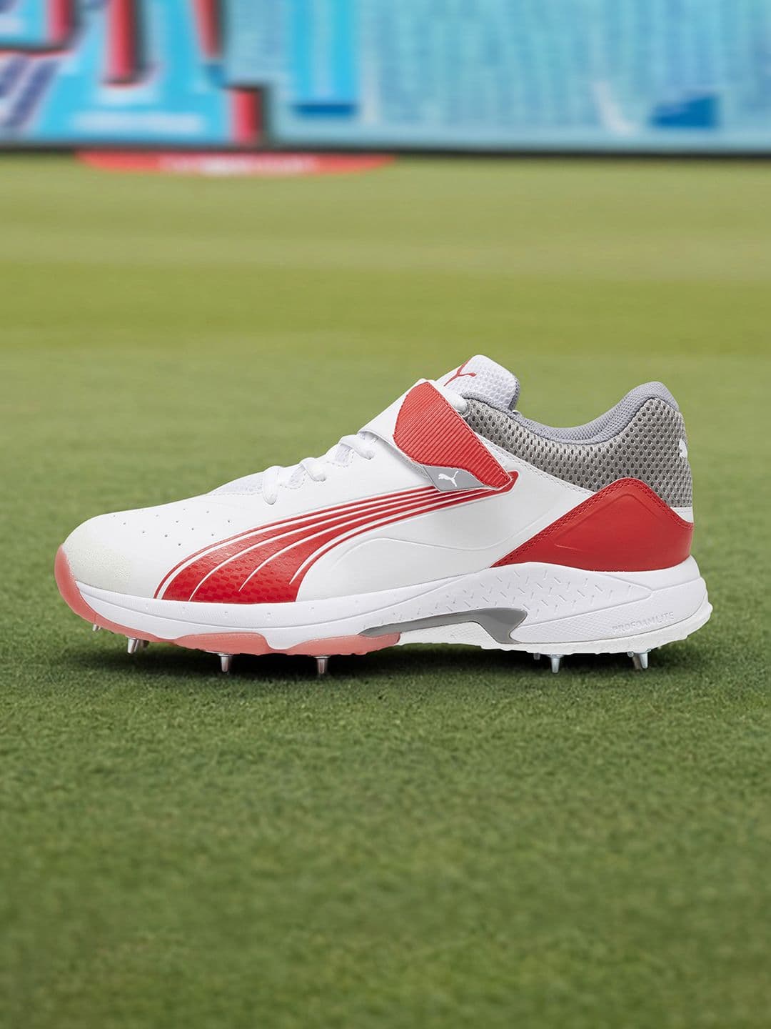 Puma Unisex PUMA Bowling 24.1 Cricket Shoes - view 1