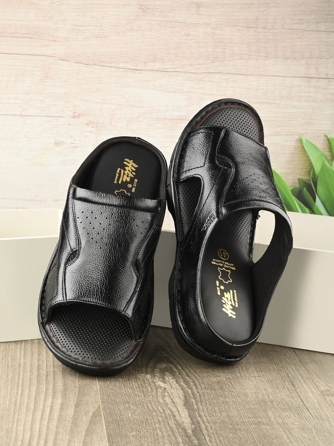 Hitz Men Textured Leather Comfort Sandals - view 1