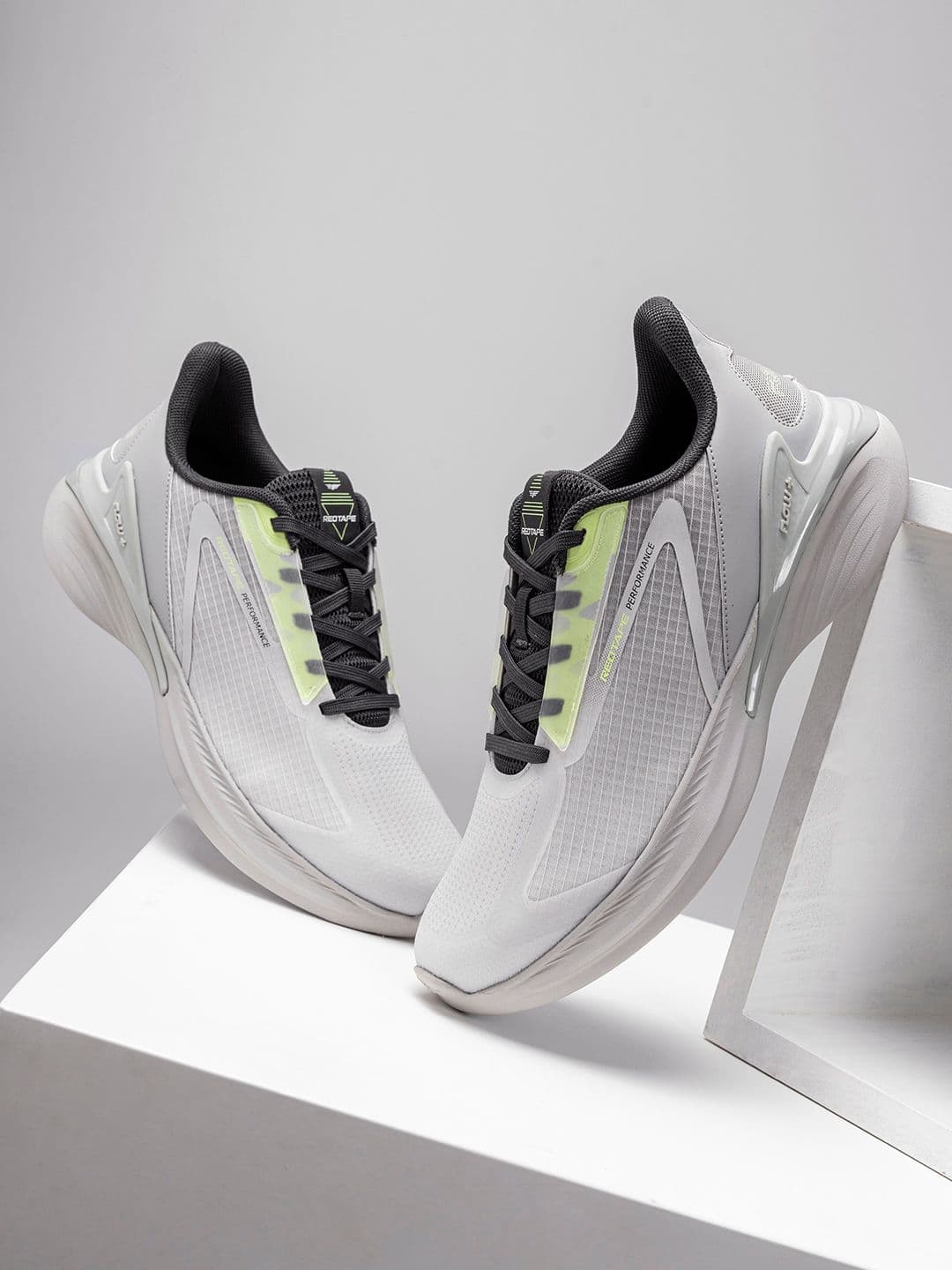 Red Tape Drift +Men Mesh Walking Shoes - view 1