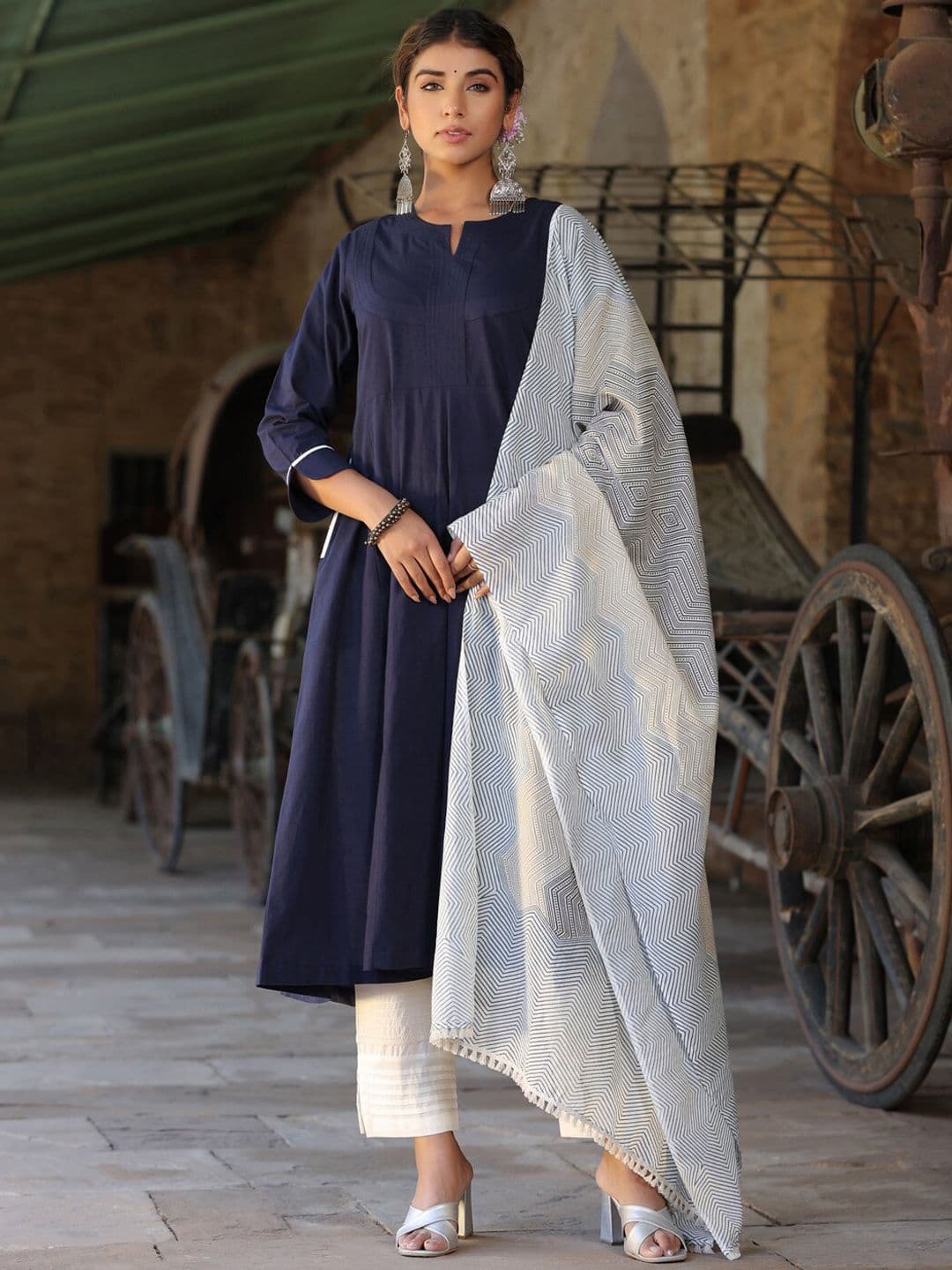 Rain & Rainbow Regular Thread Work Pure Cotton Kurta with Trousers & Dupatta Set - view 1