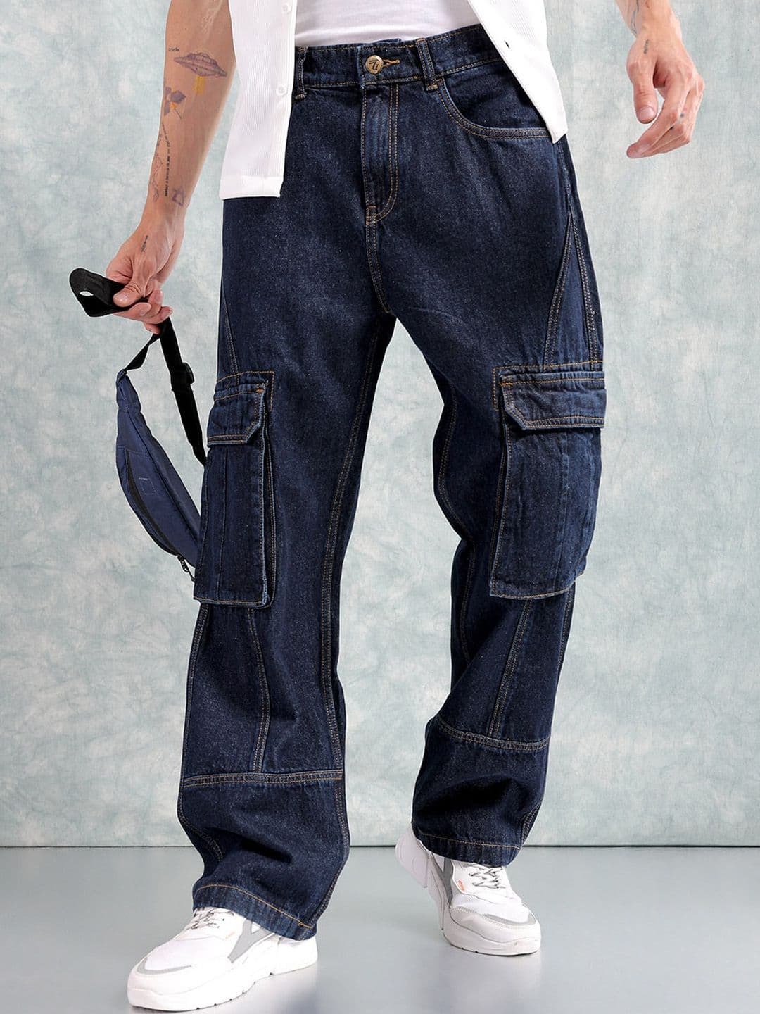 The Indian Garage Co Navy Blue Men Mid-Rise Relaxed Fit Light Fade Cargo Cotton Jeans