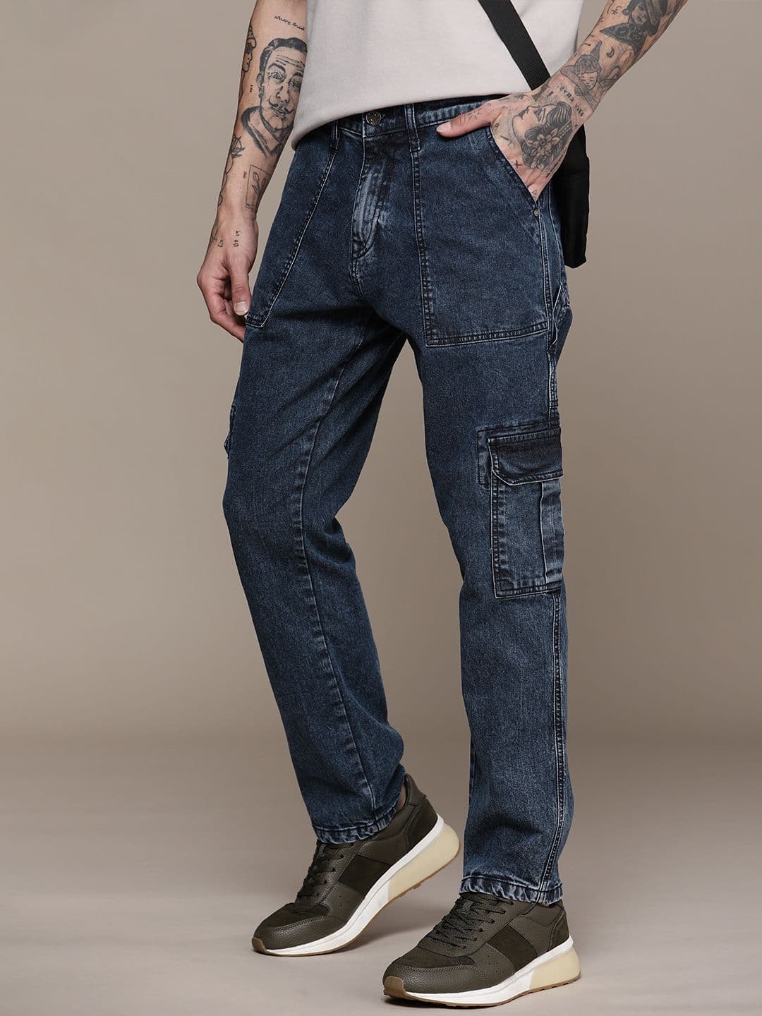 WROGN Men Mid-Rise Light Fade Stretchable Cargo Jeans - view 1