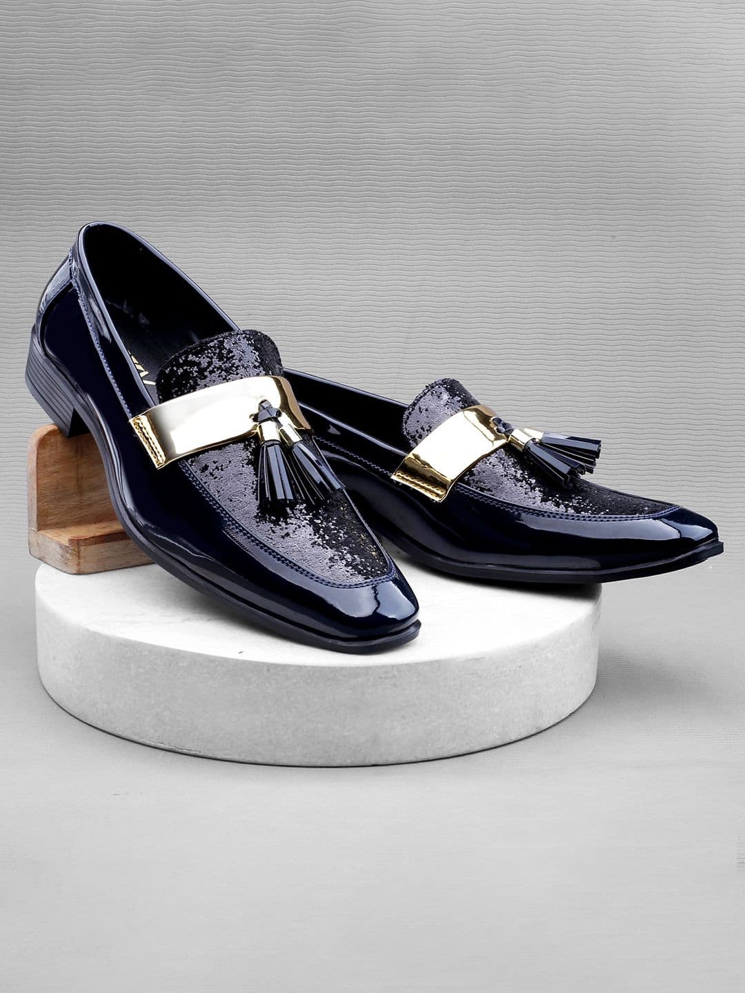 INVICTUS Men Bue Glitter Patent Tassel Slip-On Formal Wear Loafer Shoes - view 1