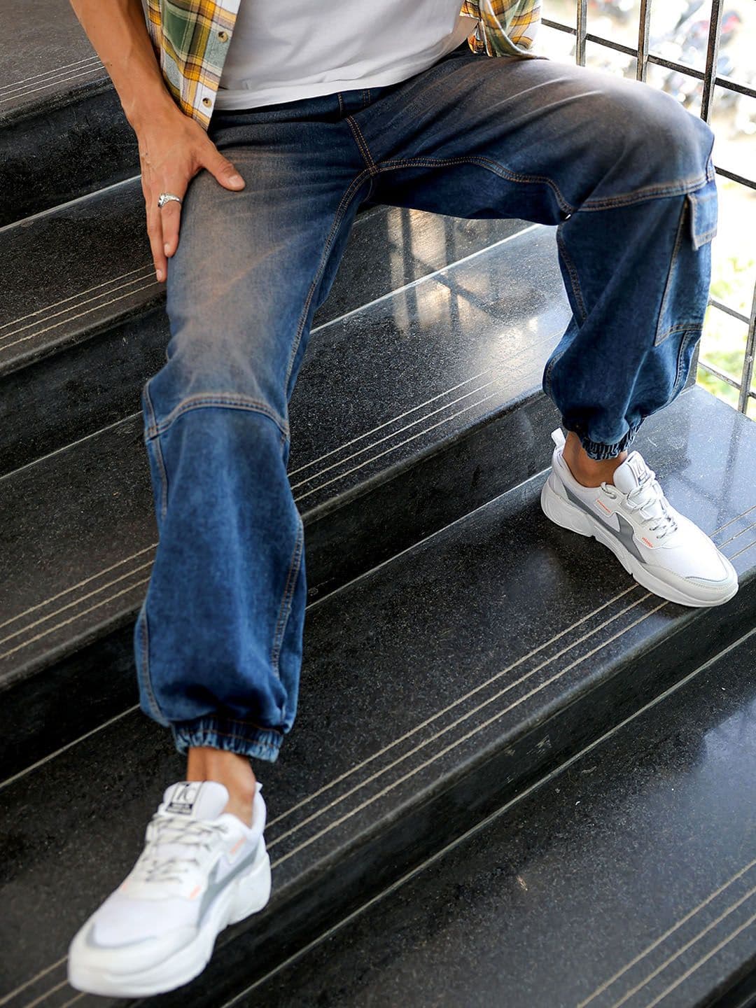 The Indian Garage Co Men Loose Fit Light Fade Stretchable Jogger Jeans - view 1
