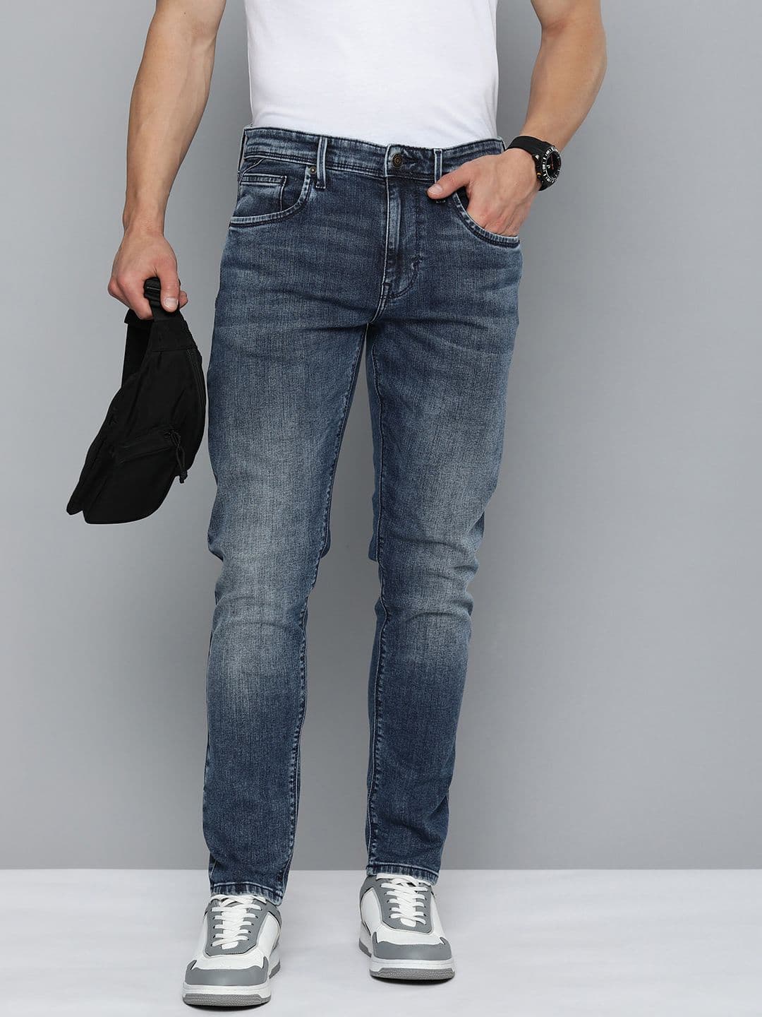 Flying Machine Men Tapered Fit Heavy Fade Stretchable Mid-Rise Jeans - view 1