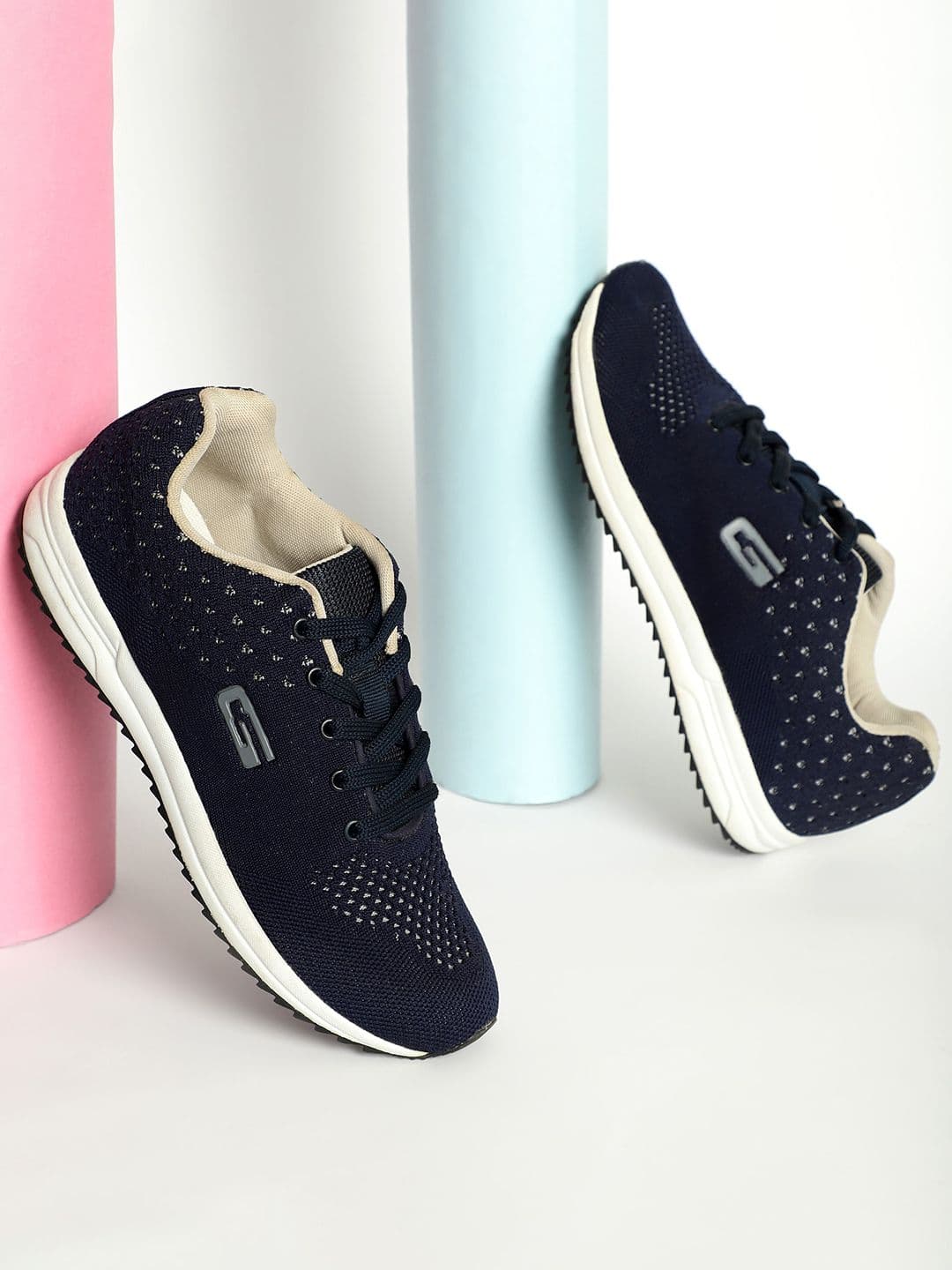 Goldstar Men Lightweight Walking Shoes - view 1