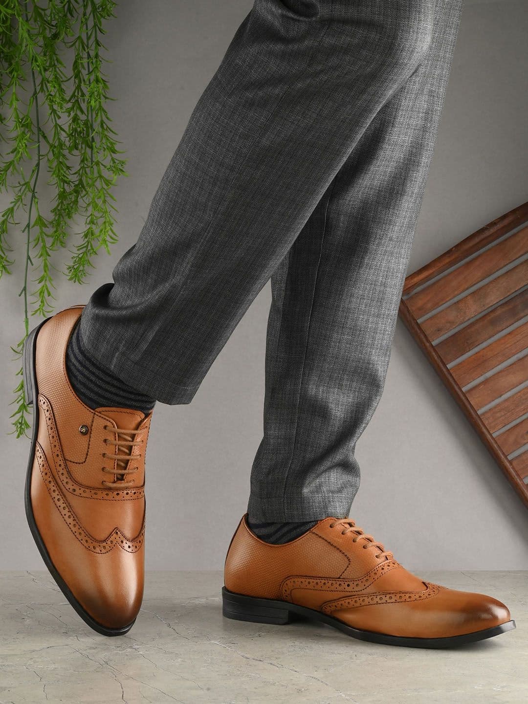 House of Pataudi Men Round Toe Leather Formal Oxfords - view 1