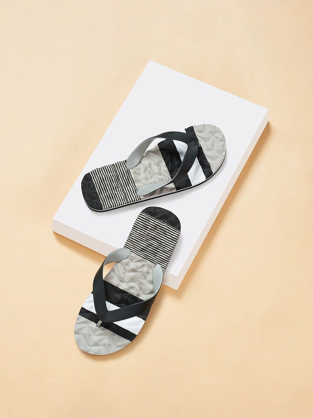 Ajile by Pantaloons Men Printed Thong Flip-Flops - view 1