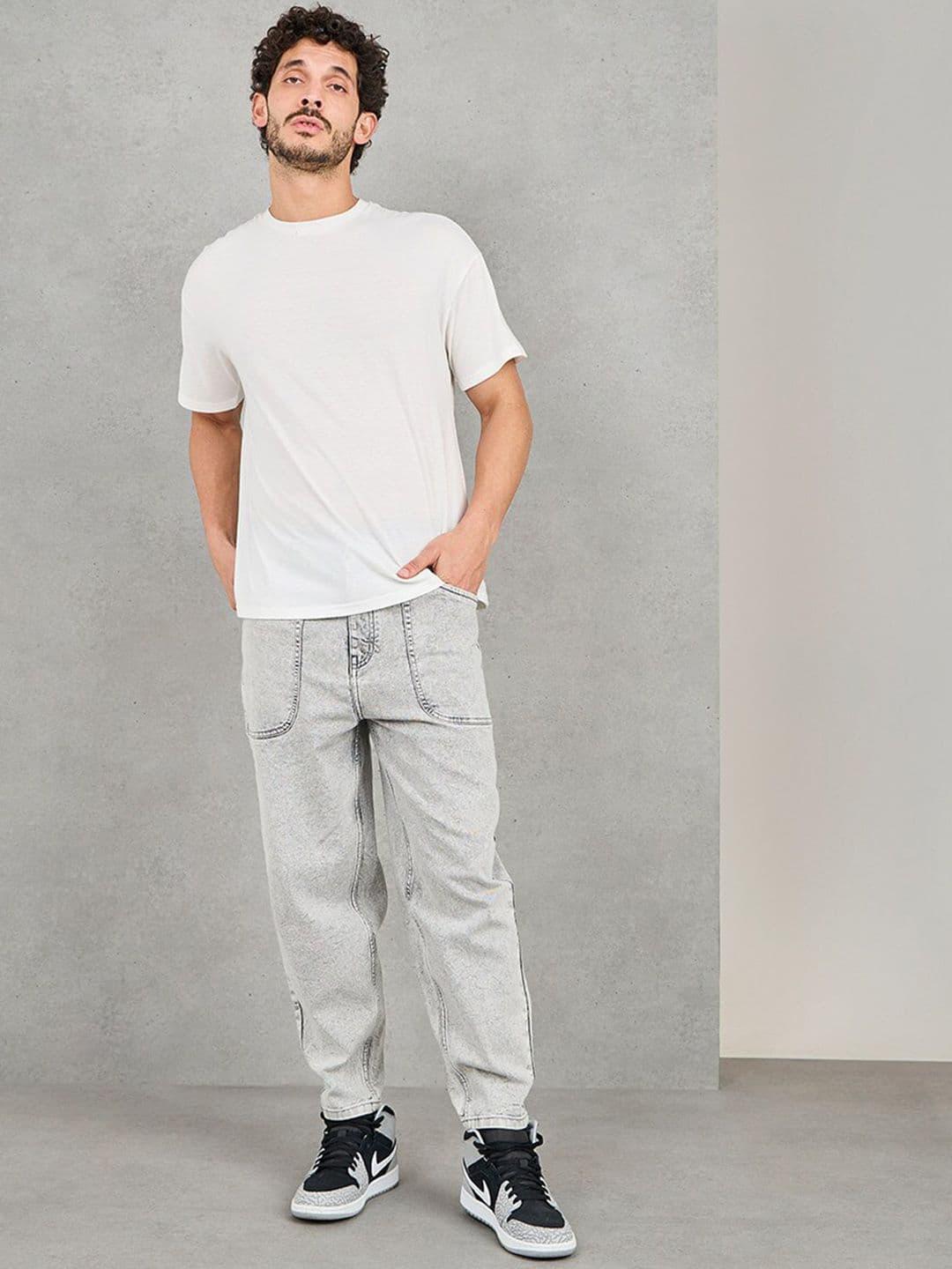 Styli Men Mid Rise Light Wash Balloon Fit Jeans - view 1