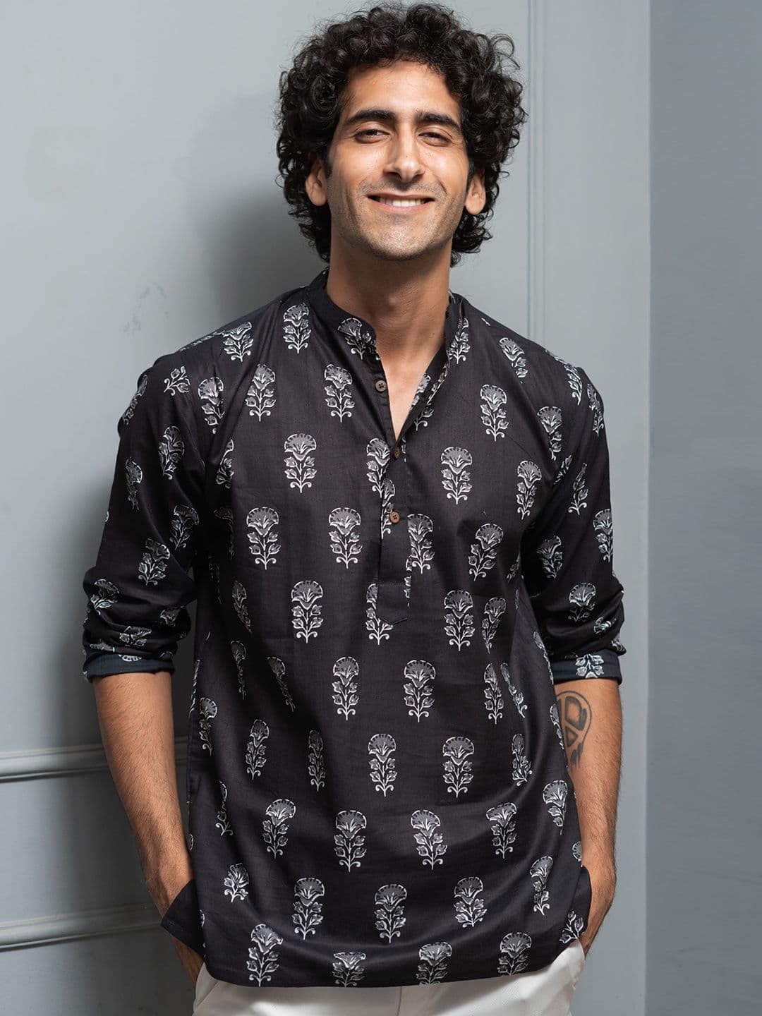 Shasak Floral Printed Mandarin Collar Cotton Short Kurta - view 1