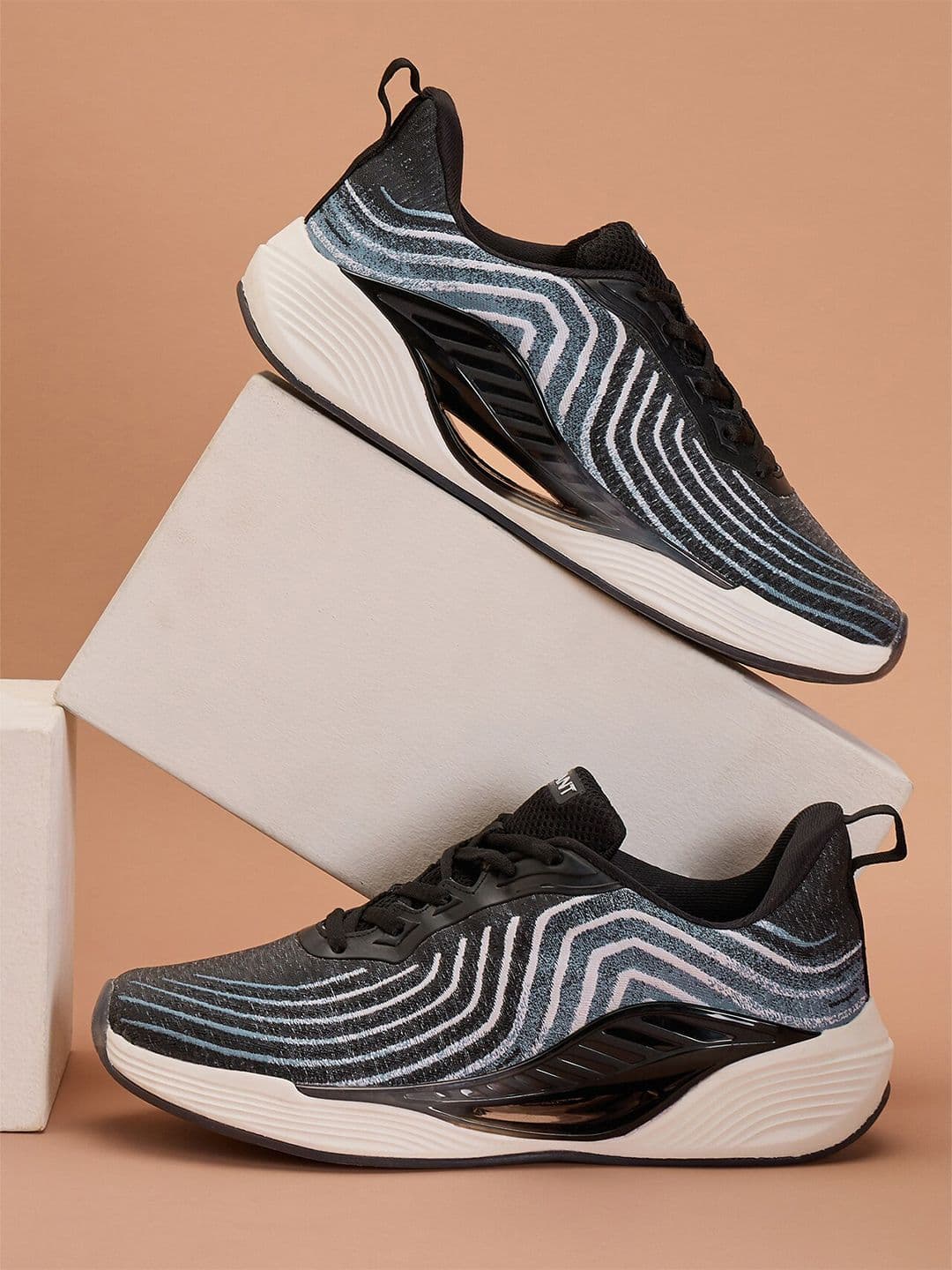 AVANT Men Cyclone Running Shoes - view 1
