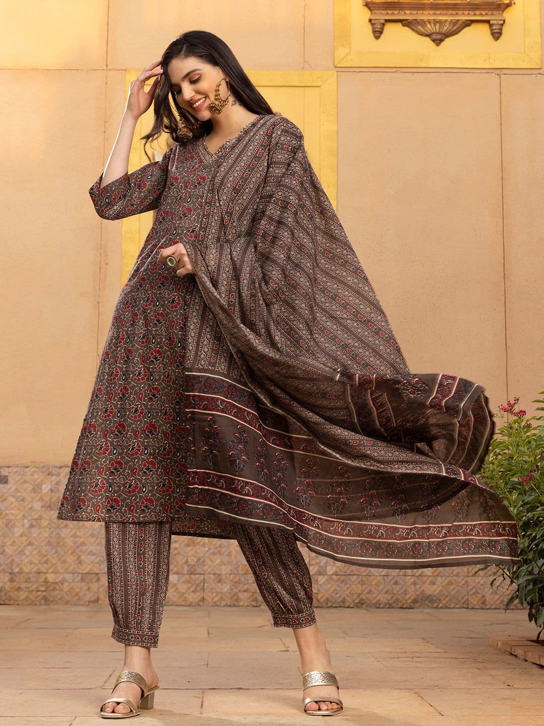 Ishin Kalamkari Printed Zari embroidered Cotton Kurta with Trouser & Cotton Dupatta - view 1