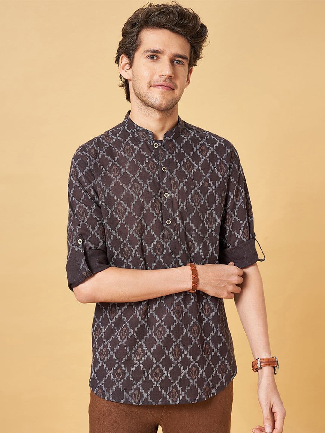 indus route by Pantaloons Geometric Mandarin Collar Roll-Up Sleeves Cotton Kurta - view 1