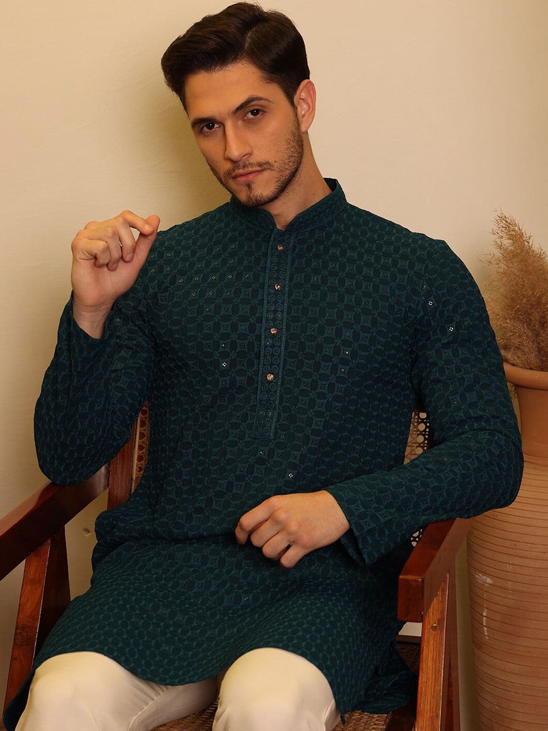 House of Pataudi Ethnic Motifs Embroidered Straight Kurta - view 1