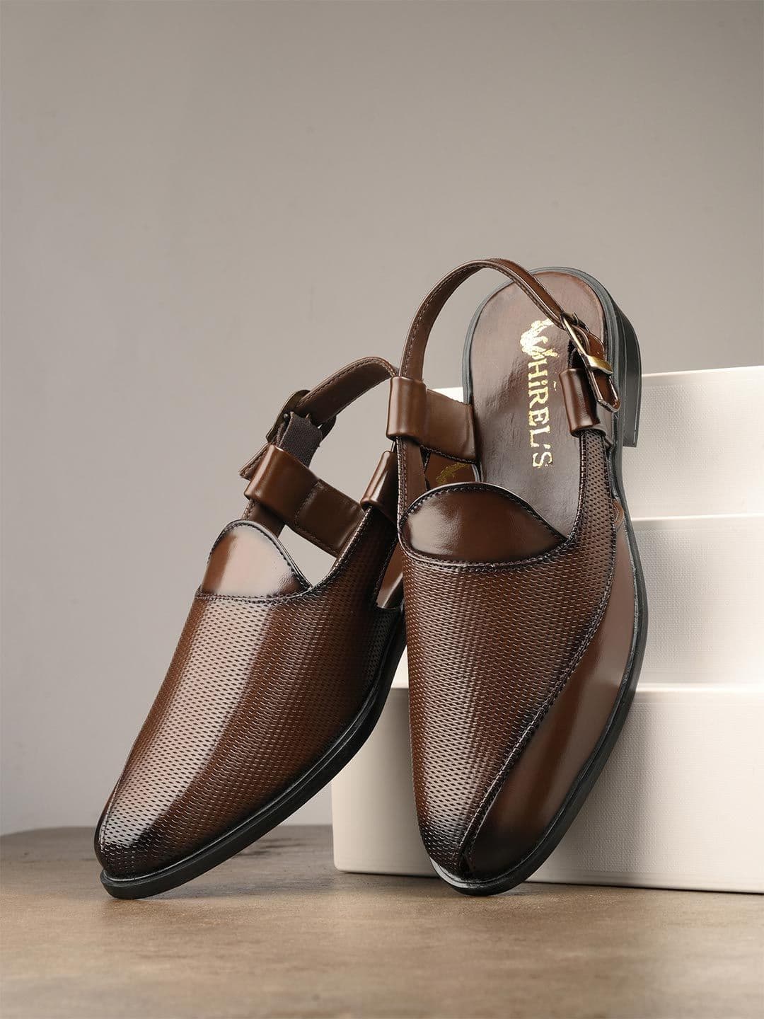 Hirels Men Shoe-Style Sandals - view 1