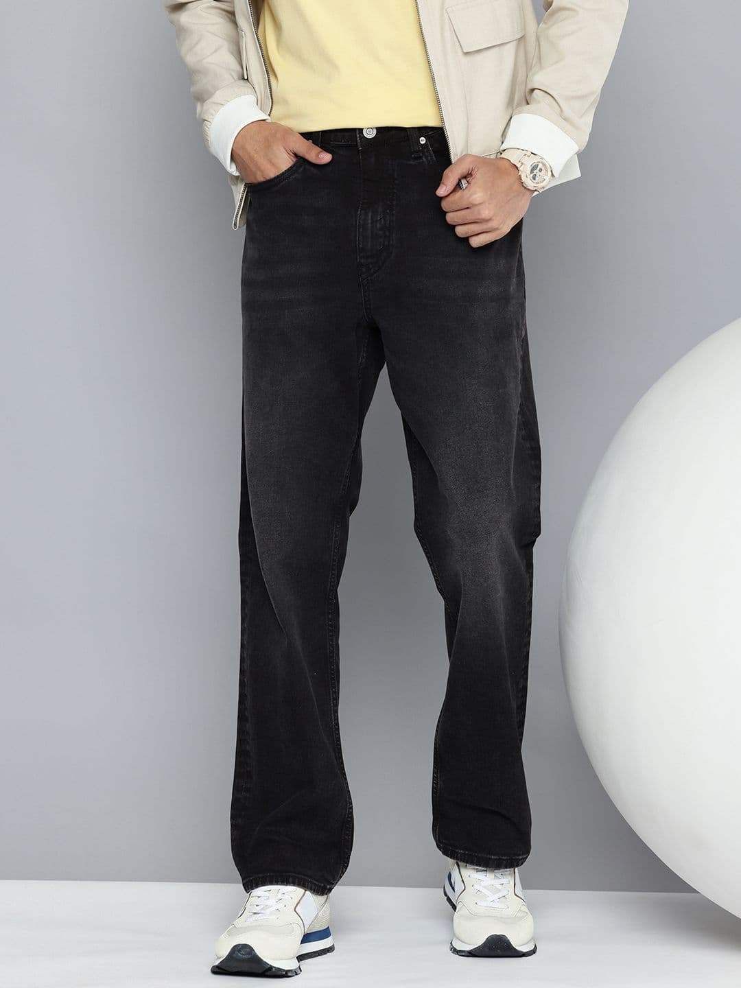 Aeropostale Men Relaxed Fit Light Fade Stretchable Jeans