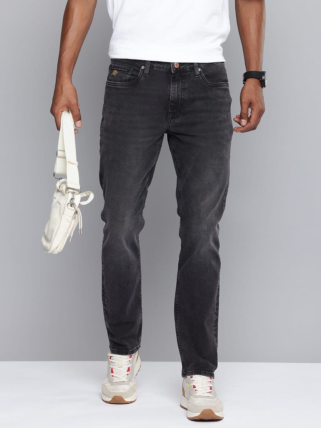 Aeropostale Men Slim Fit Heavy Fade Stretchable Jeans - view 1
