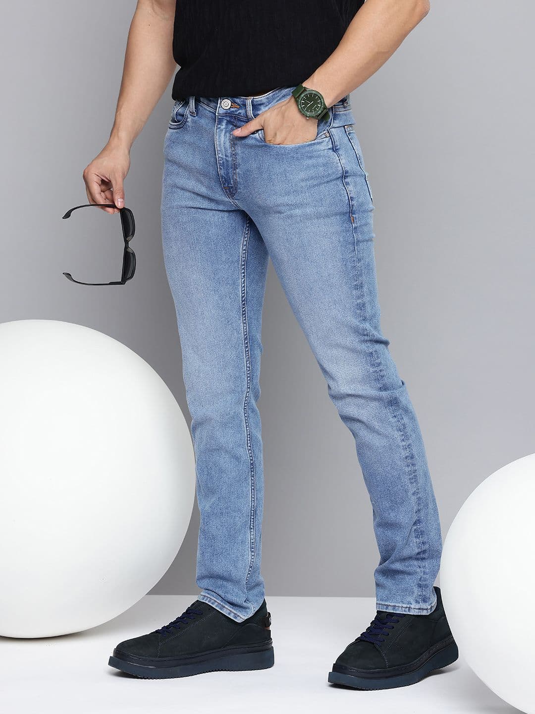 Aeropostale Men Slim Fit Heavy Fade Stretchable Jeans - view 1