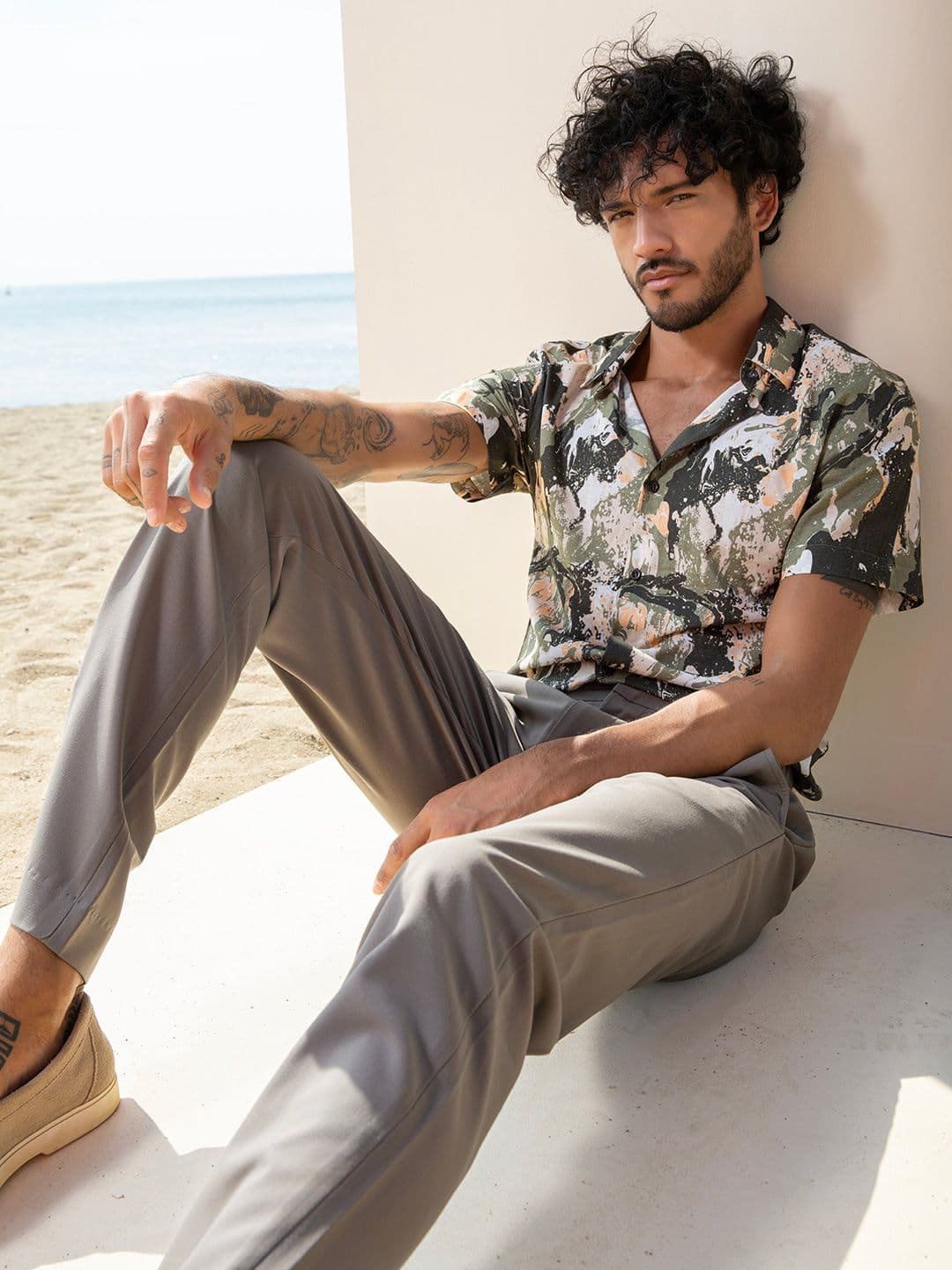 Mufti Slim Fit Short Sleeves Spread Collar Cotton Floral Opaque Printed Casual Shirt - view 1
