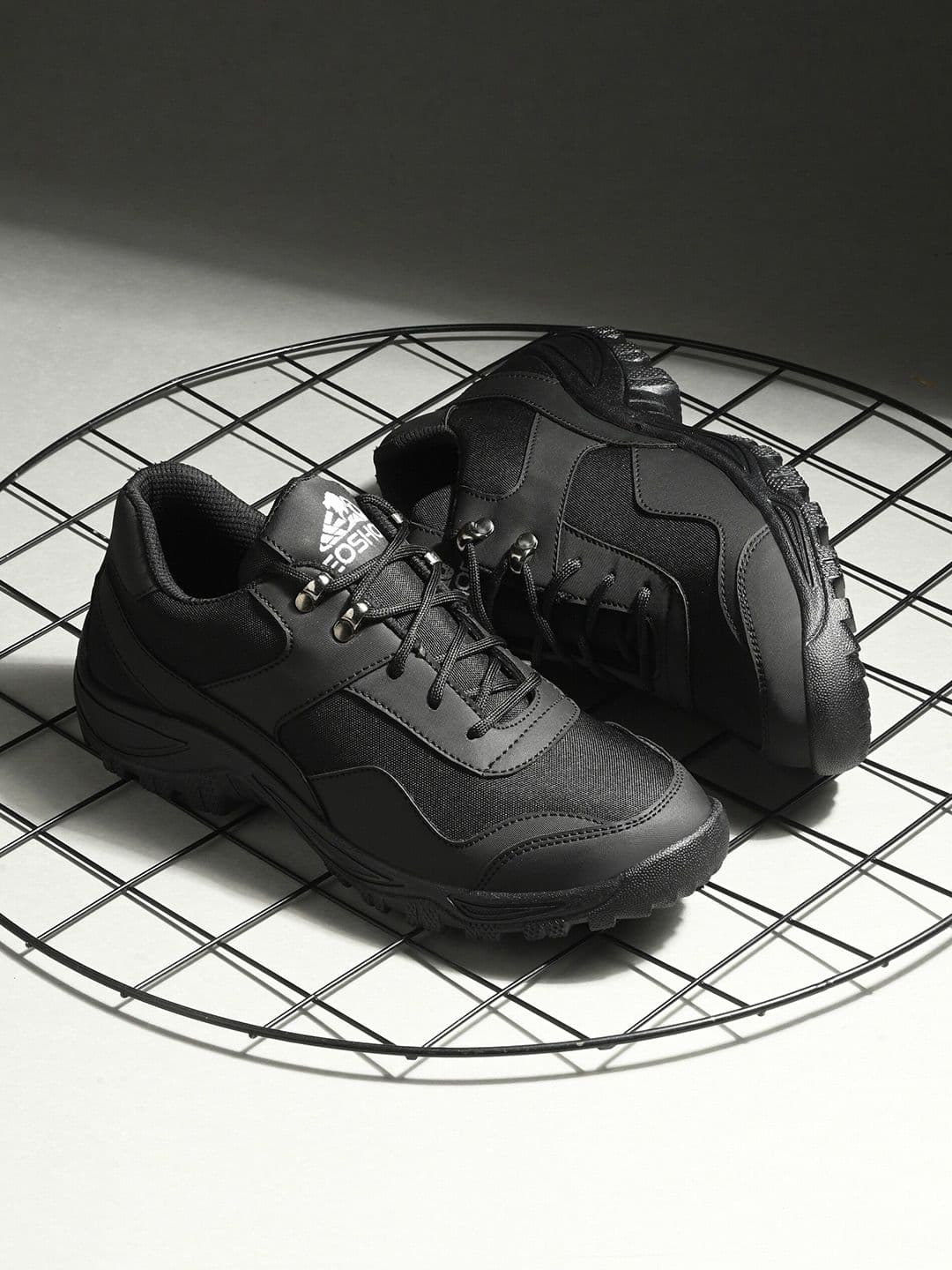 Leo's Fitness Shoes Men Antimicrobial Canvas Trekking Shoes - view 1