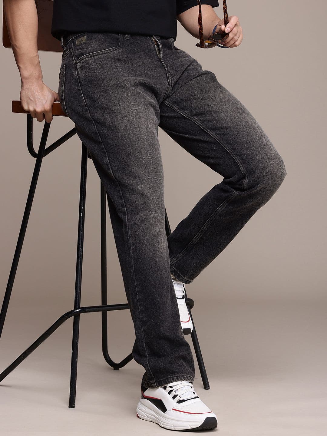WROGN Men Pure Cotton Relaxed Fit Heavy Fade Jeans - view 1
