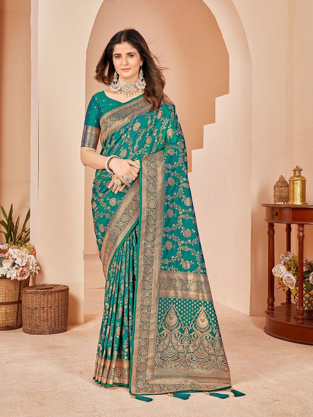 Mehrang Ethnic Motifs Woven Design Zari Silk Cotton Banarasi Saree - view 1