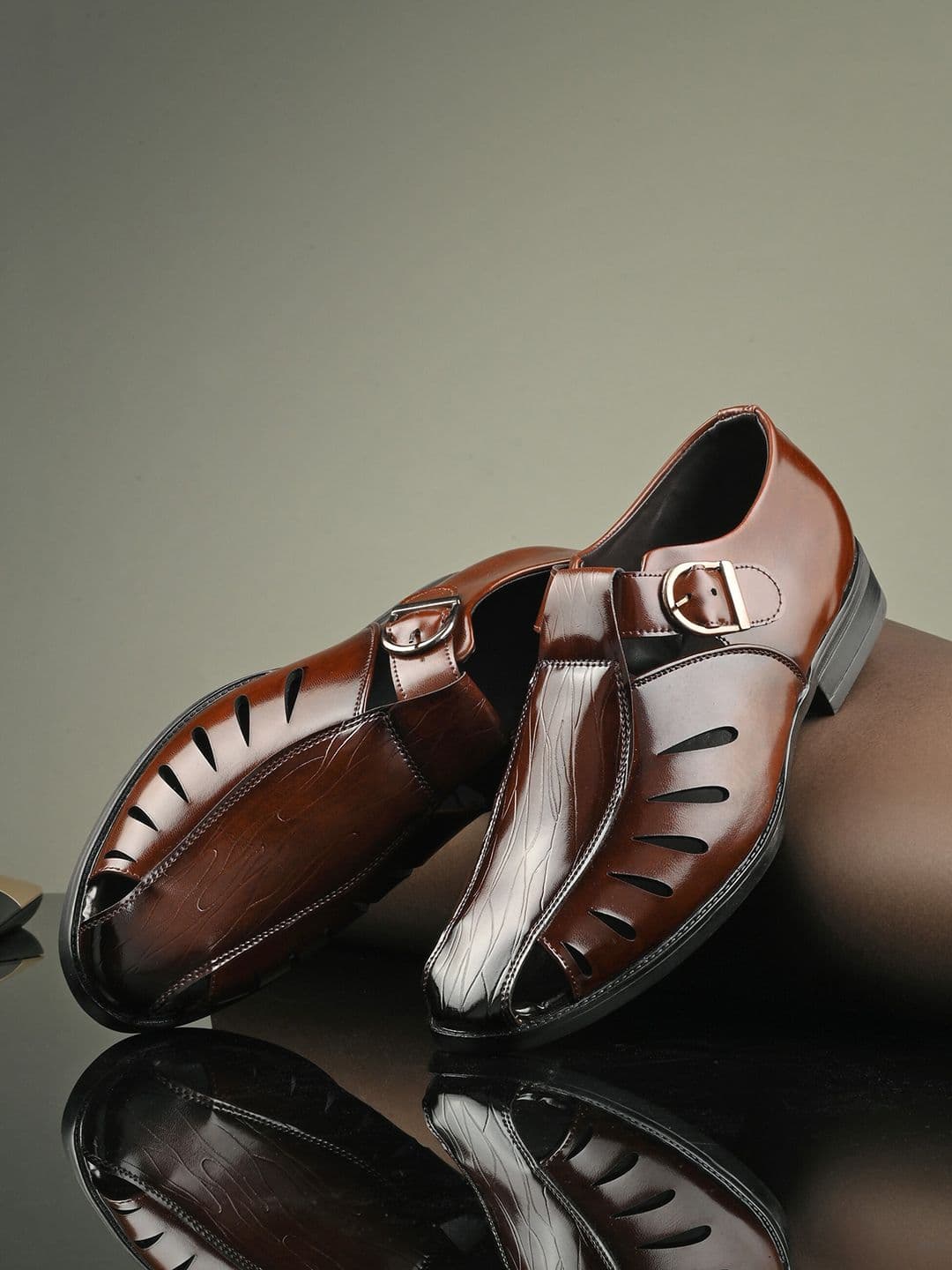 House of Pataudi Men Fisherman Shoes Style Sandals - view 1