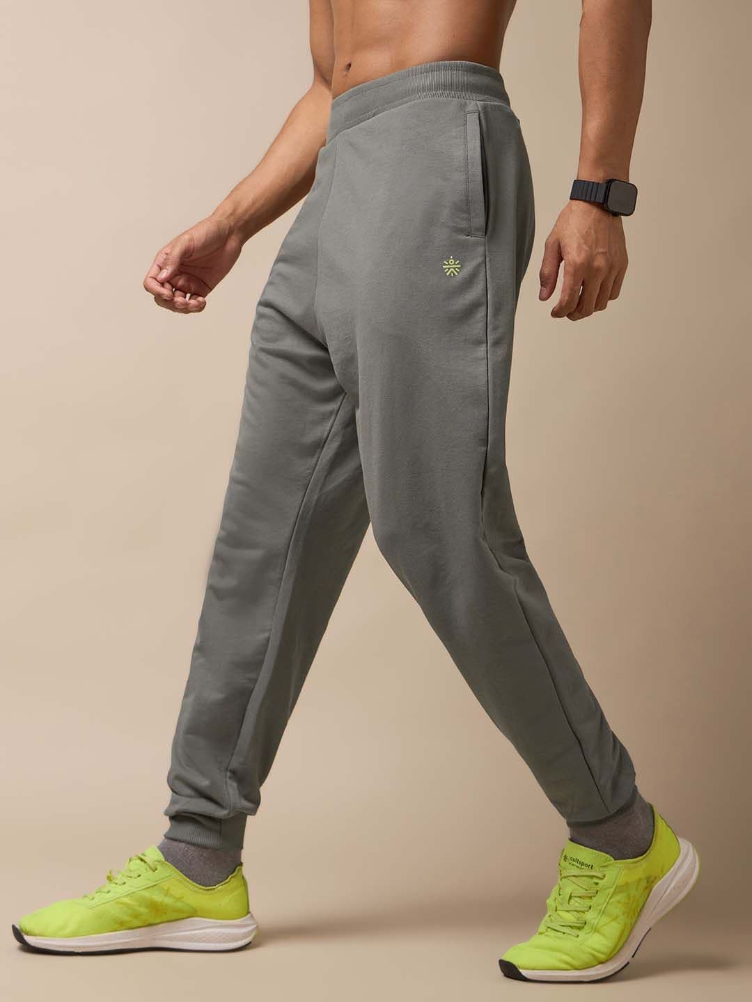 CULT Men Train In Joggers - view 1