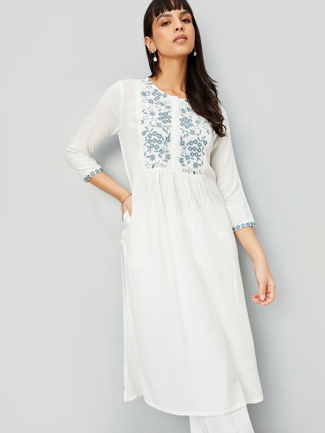 max Floral Round Nek Regular Sleeves Embroidered Kurta - view 1