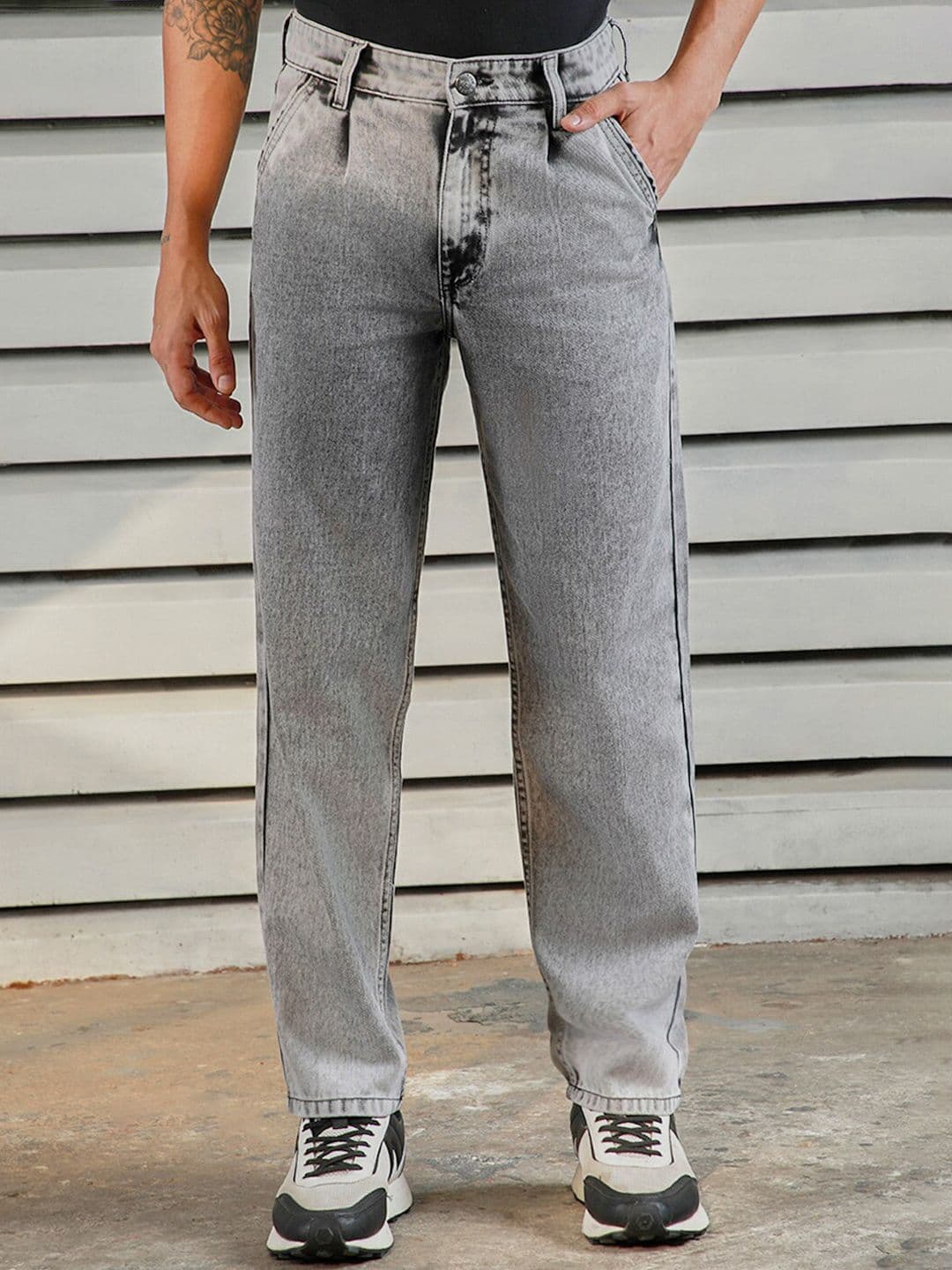 High Star Men Straight Tapered Fit Mid-Rise Heavy Fade Cotton Jeans - view 1