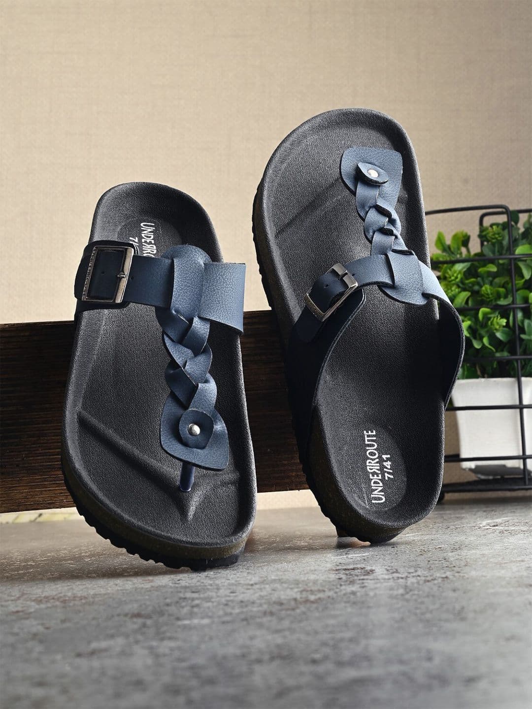 UNDERROUTE Men Comfort Sandals - view 1
