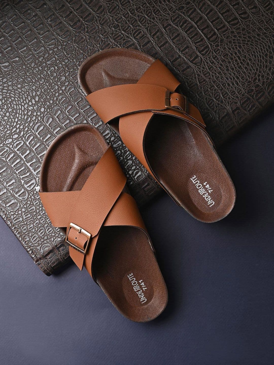 UNDERROUTE Men Comfort Sandals - view 1