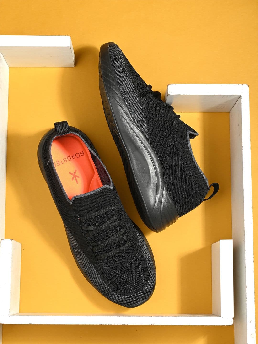 The Roadster Lifestyle Co. Men Textured Walking Shoes - view 1