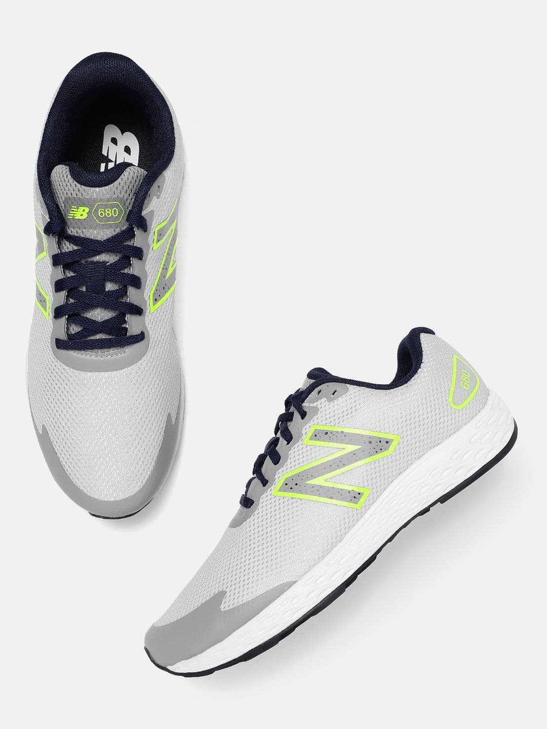 New Balance Men 680v7 Running Shoes - view 1