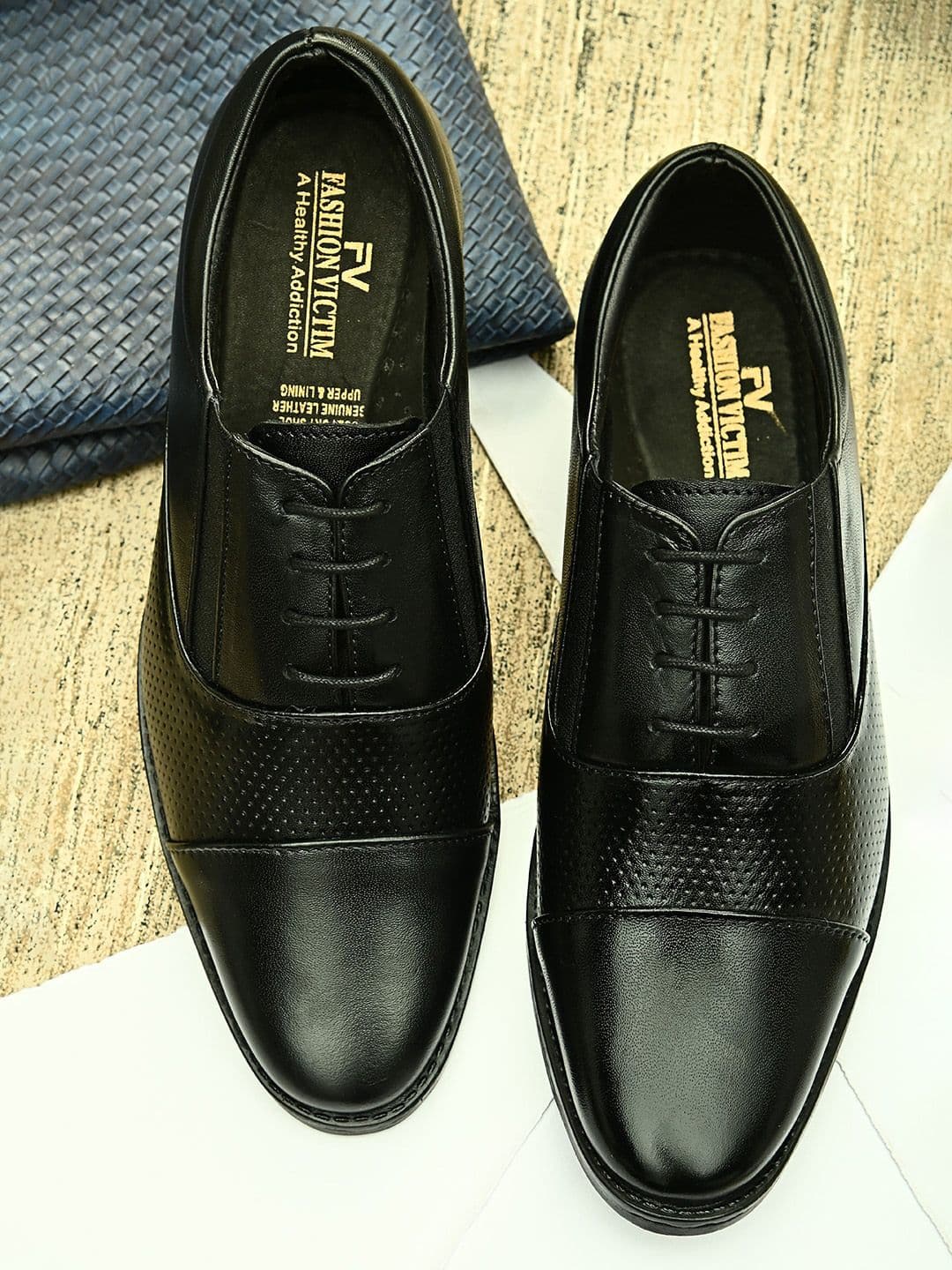 Fashion Victim Men Textured Leather Formal Derbys - view 1