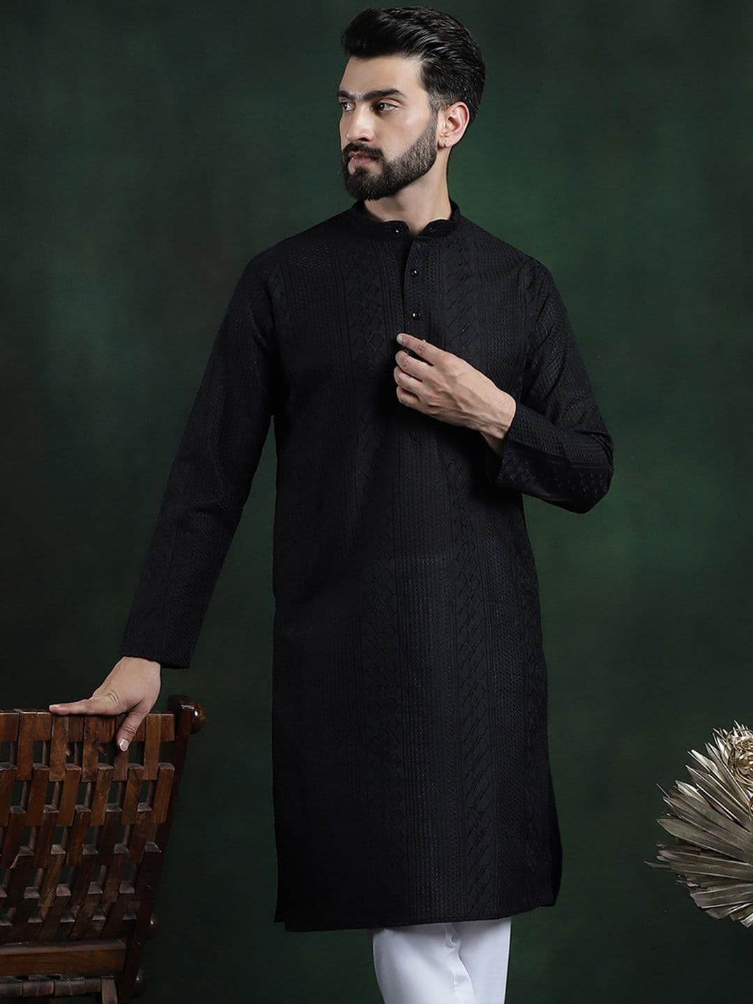 SOJANYA Ethnic Motifs Embroidered Mandarin Collar Thread Work Cotton Straight Kurta - view 1