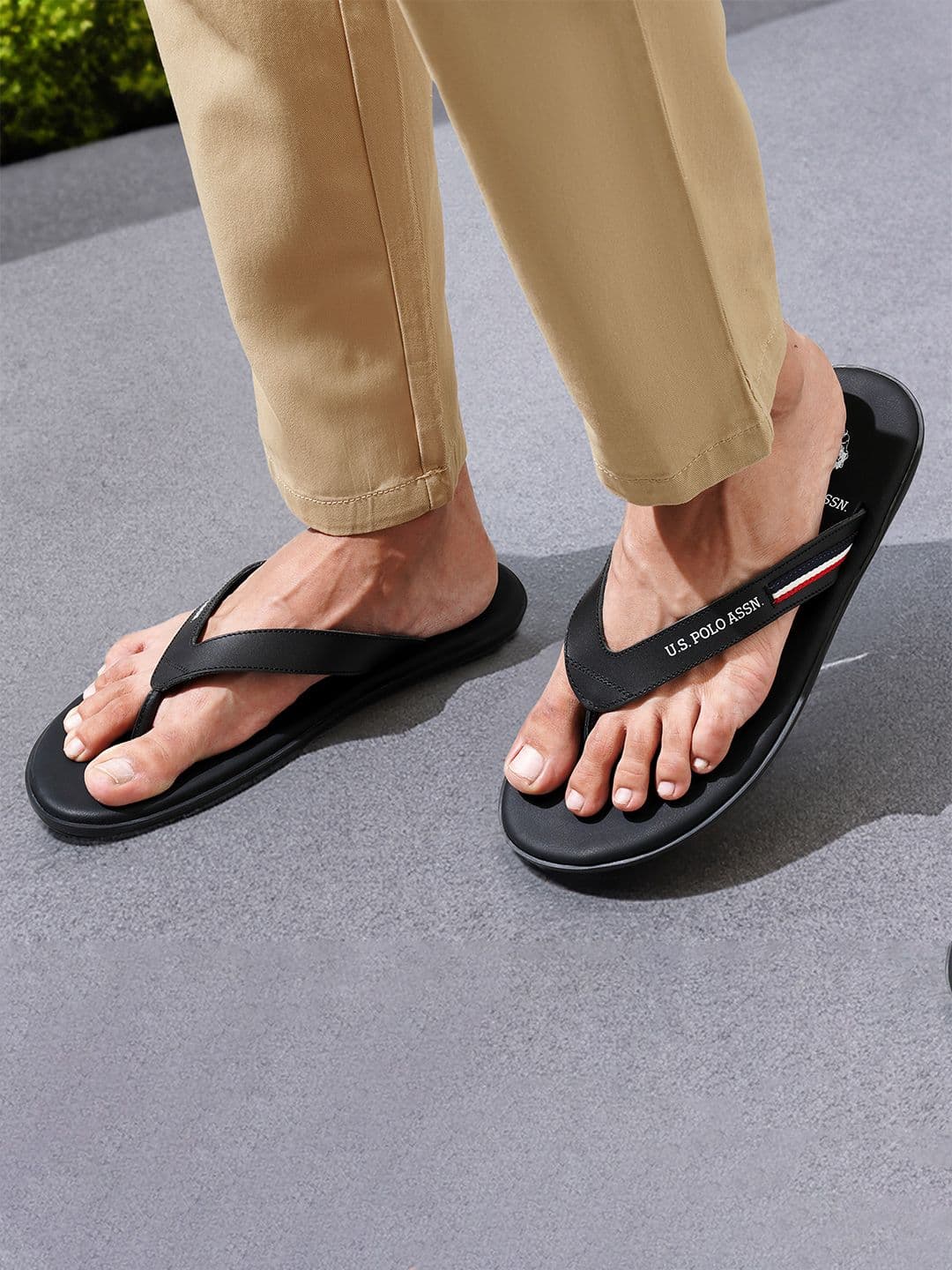 U.S. Polo Assn. Men Rubber Thong Flip-Flops - view 1