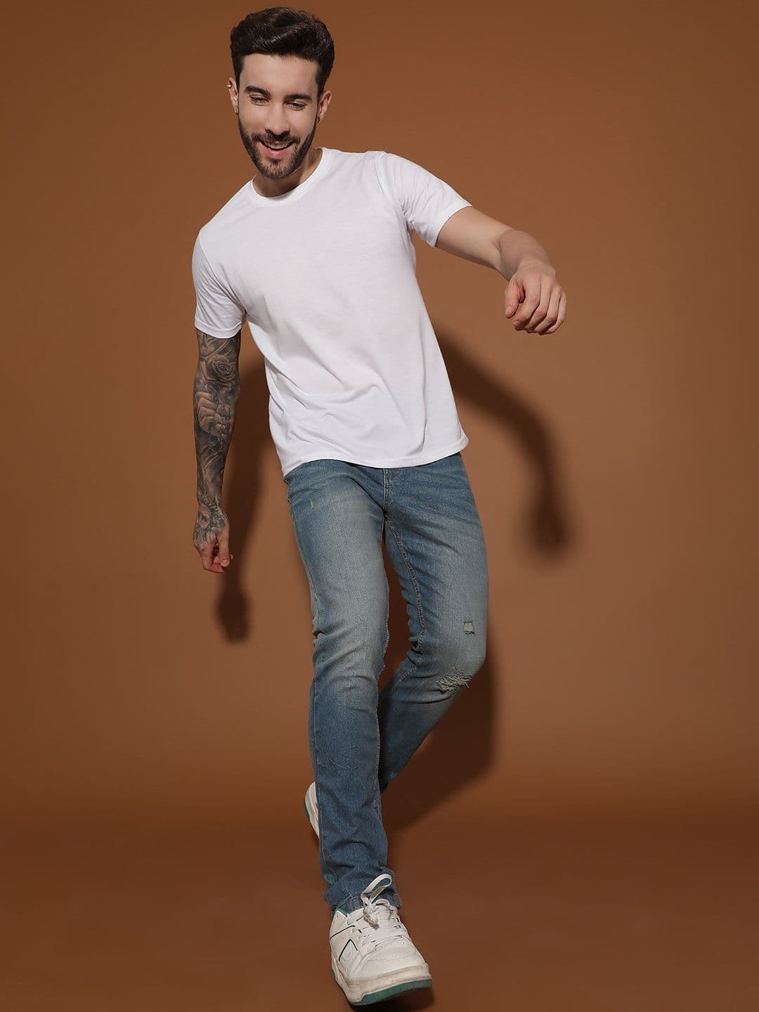 Belliskey Men Slim Fit Low Distress Heavy Fade Stretchable Jeans - view 1