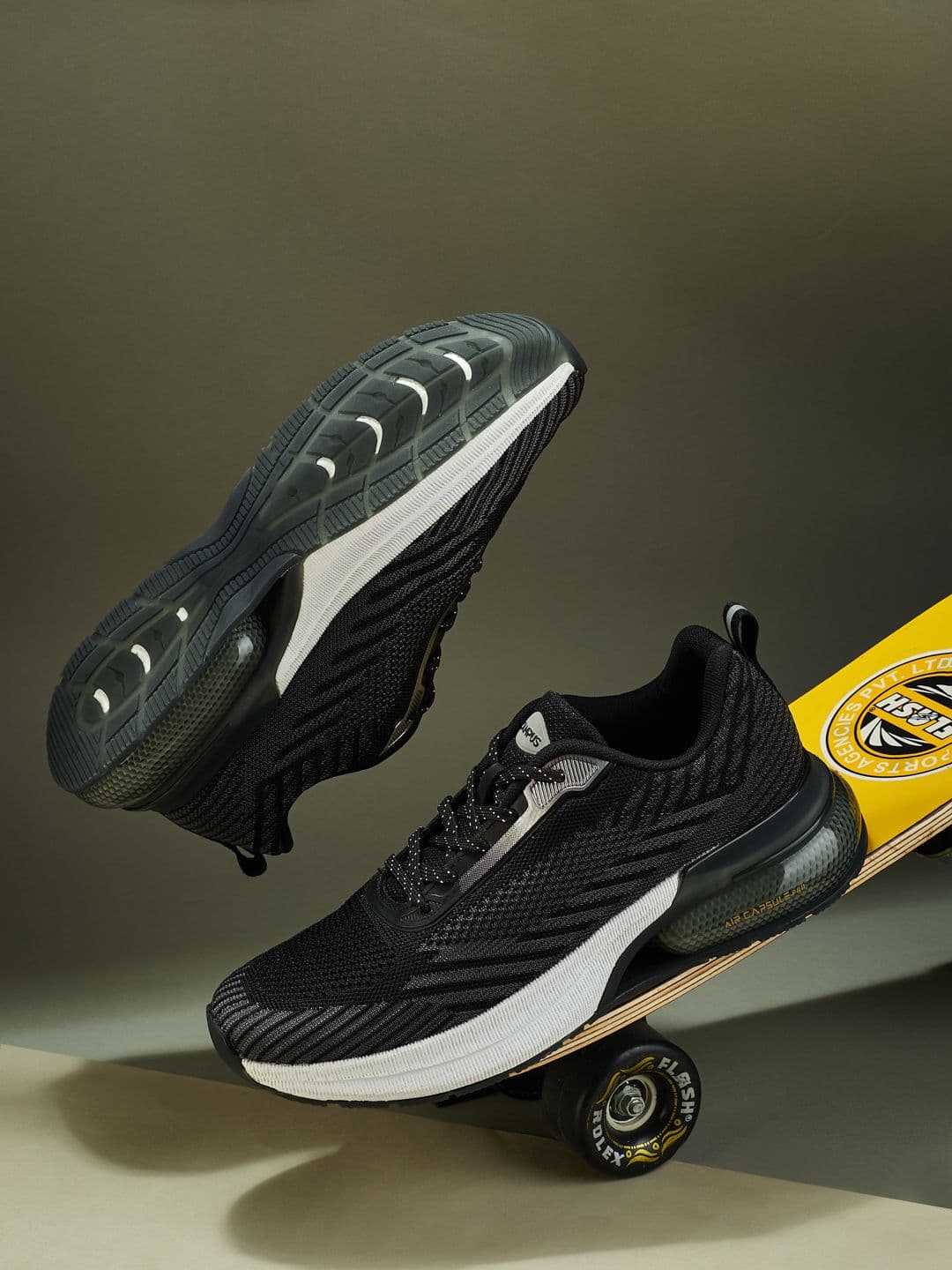 Campus SUMMIT Men Lace-Up Running Shoe - view 1