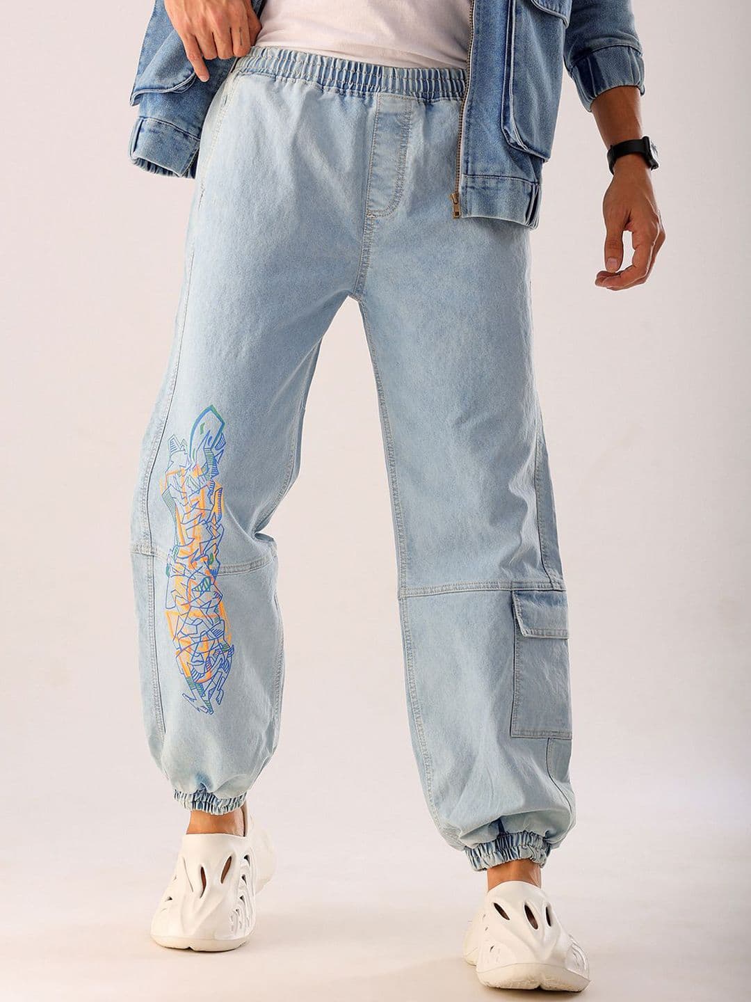 The Indian Garage Co Men Relaxed Fit Mildly Distressed Heavy Fade Stretchable Cargo Jeans - view 1